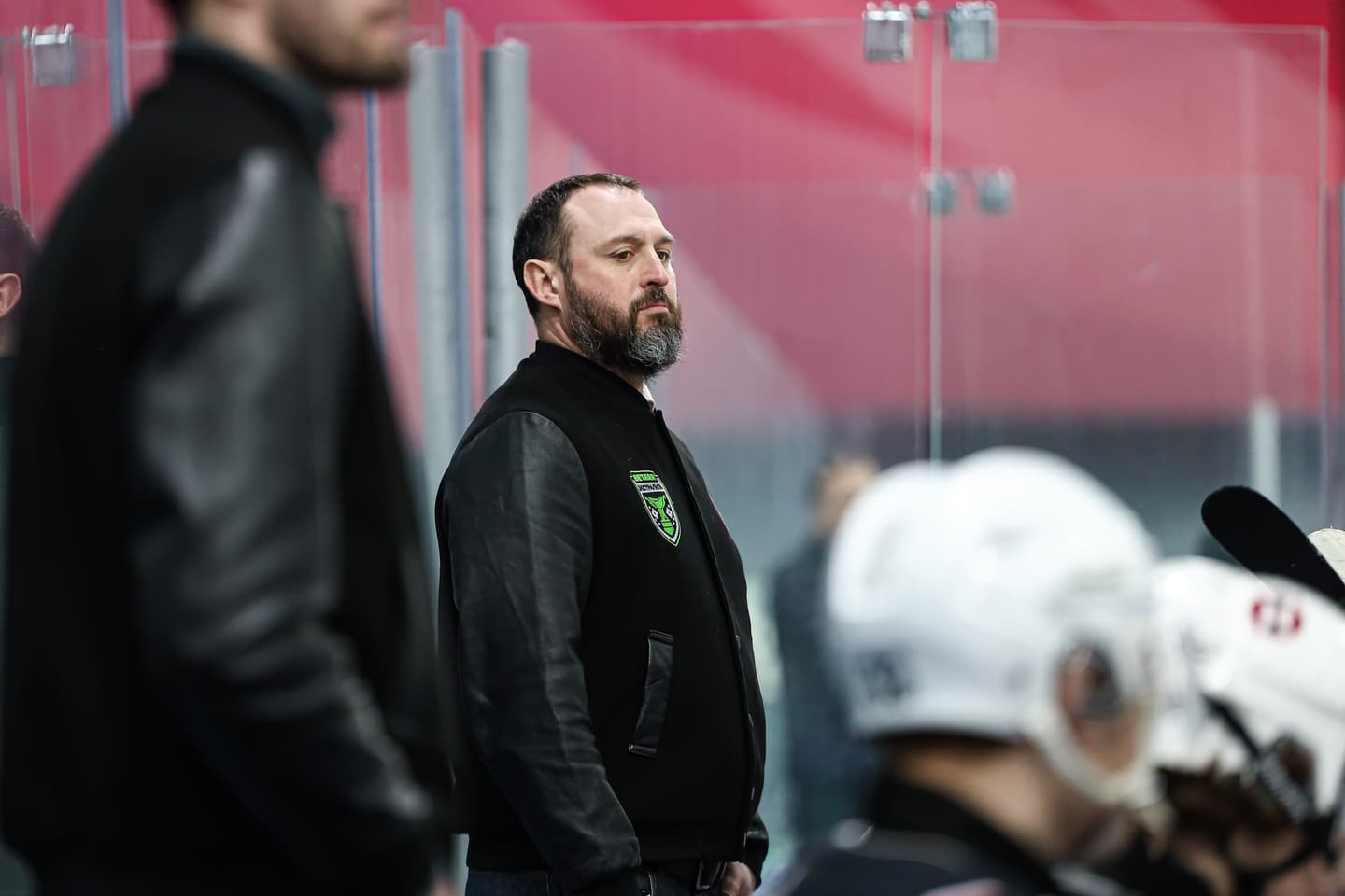 Александр Король: у нас кто-то бьется, а кто-то приехал, чтобы сходить на завтрак. Парни должны ответственно к этому всему подходить, характер проявлять