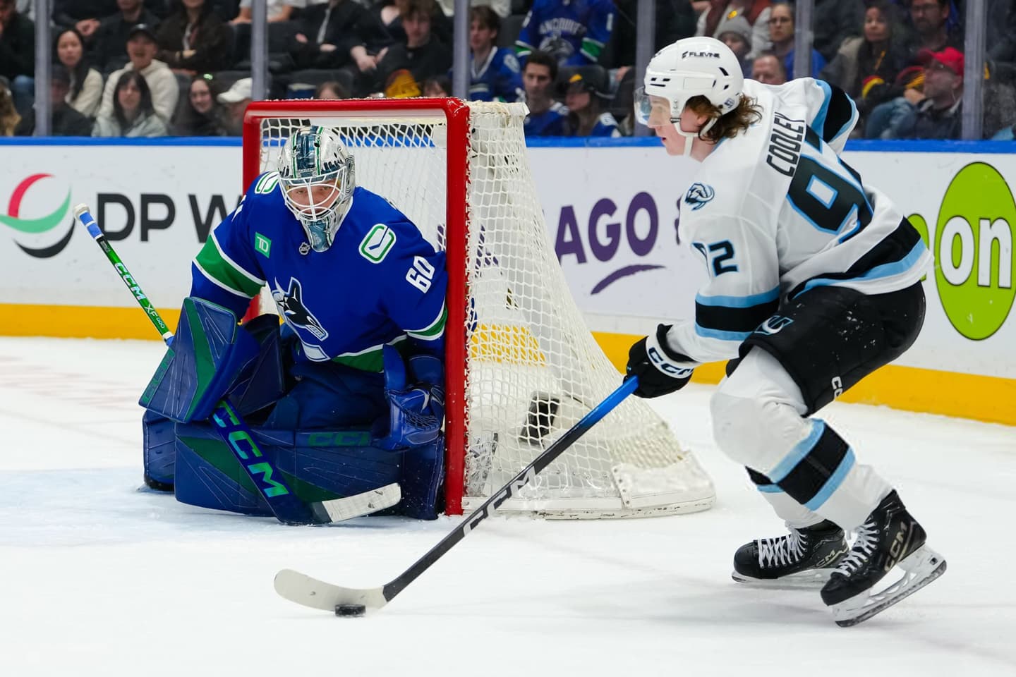 «Ванкувер» уступил «Юте», Никита Толопило сделал 17 сейвов