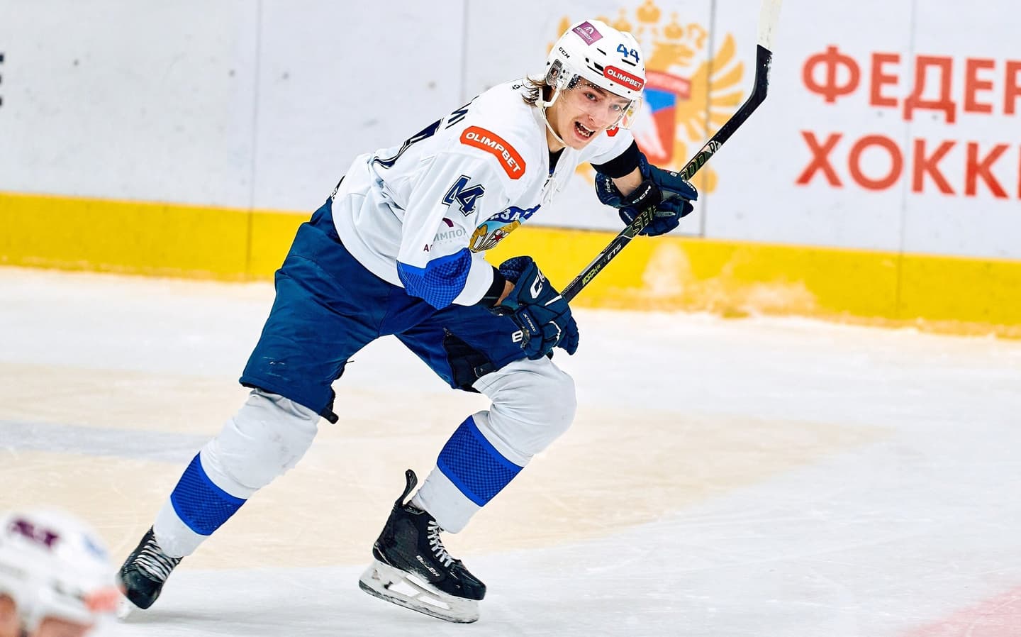 Две шайбы Даниила Омелюсика помогли «Рязани-ВДВ» обыграть «Рубин» и выйти в четвертьфинал плей-офф ВХЛ