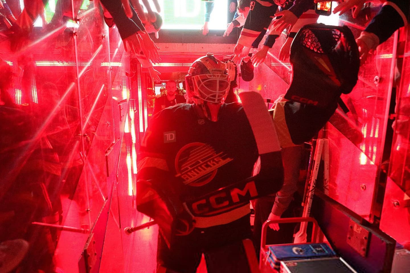 Илья Соловьев не попал в заявку на матч «Питтсбурга», Никита Толопило провел матч на скамейке «Ванкувера»