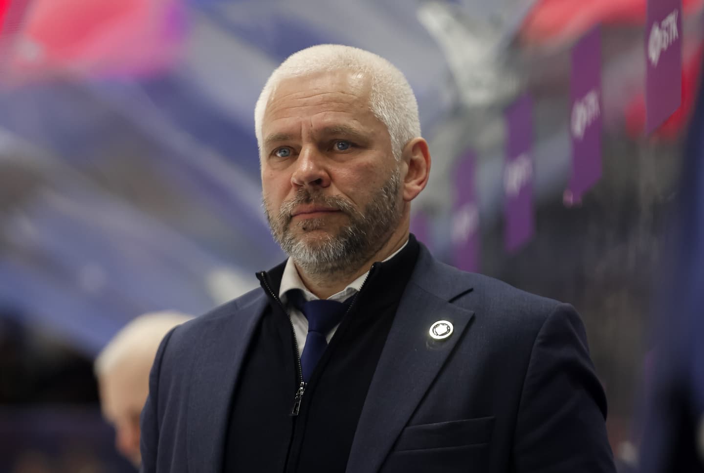 Дмитрий Саяпин: где-то с конца второго периода перешли на три звена. Как и соперник, в принципе. Все одинаково, поэтому здесь уже кто кого переборет