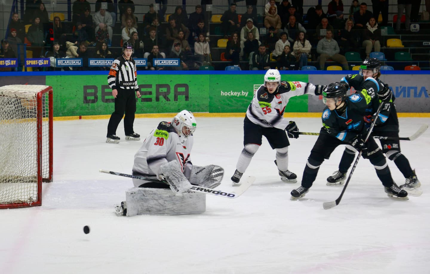 Дубль Щеглова помог «Соболю» выйти вперед в полуфинальной серии с «Ястребами» в плей-офф Betera-Высшей лиги
