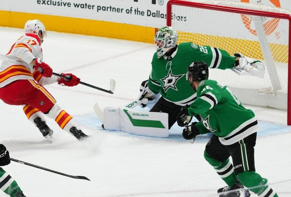Егор Шарангович забросил шайбу, но «Калгари» в овертайме уступил «Далласу»