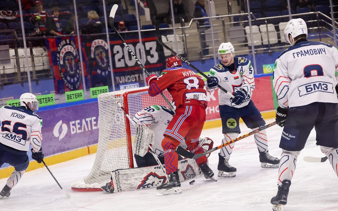 «Металлург» одержал третью подряд победу над «Юностью» и захватил лидерство в полуфинальной серии Кубка Президента, Веремеенко и Стефанович забросили по 2 шайбы